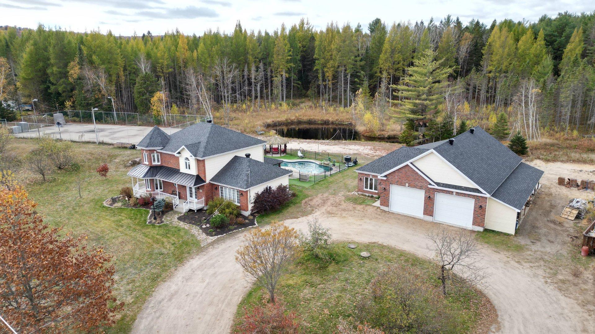 









1190


Route 349

,
Saint-Alexis-des-Monts,




QC
J0K1V0

