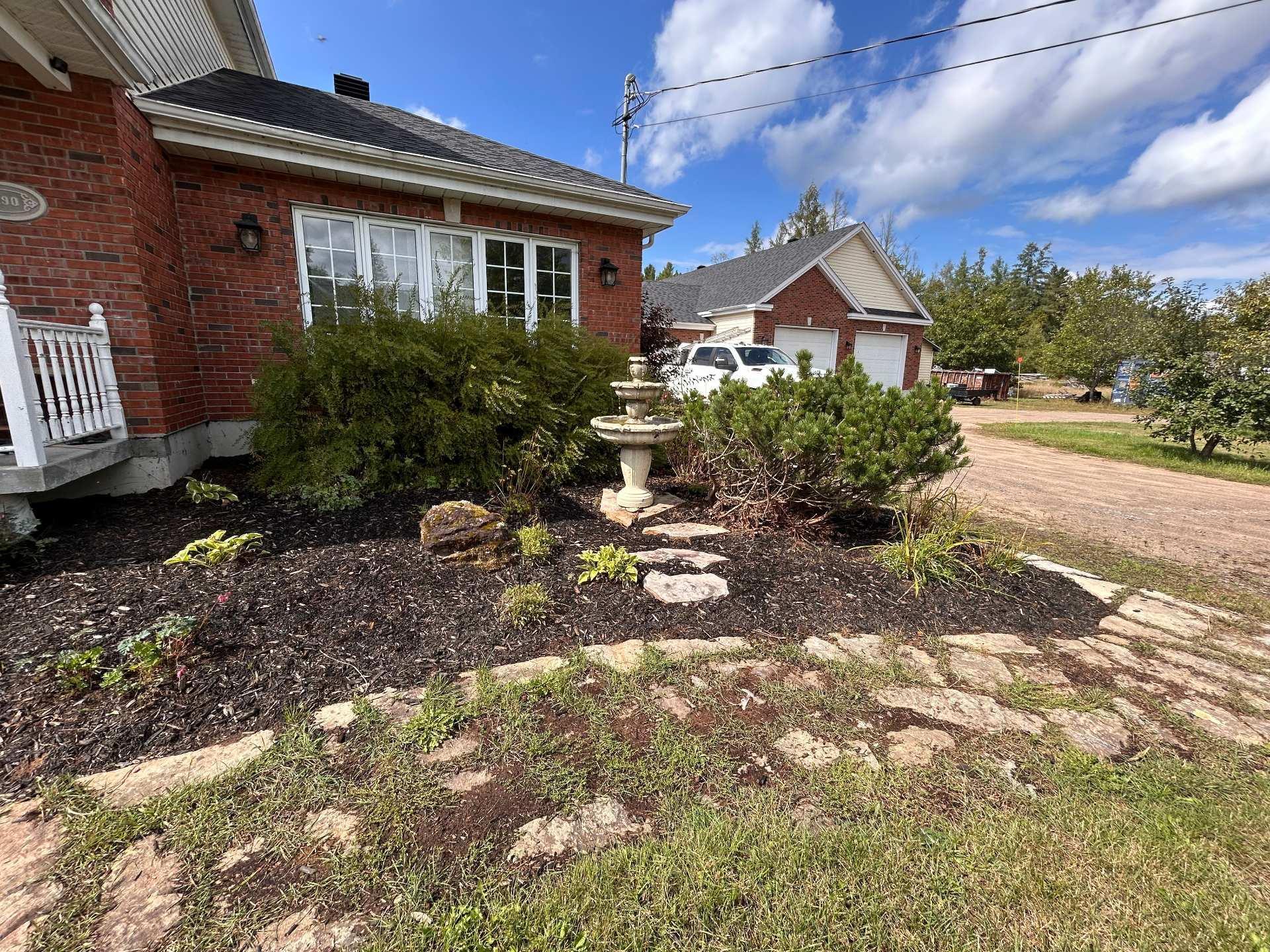 









1190


Route 349

,
Saint-Alexis-des-Monts,




QC
J0K1V0

