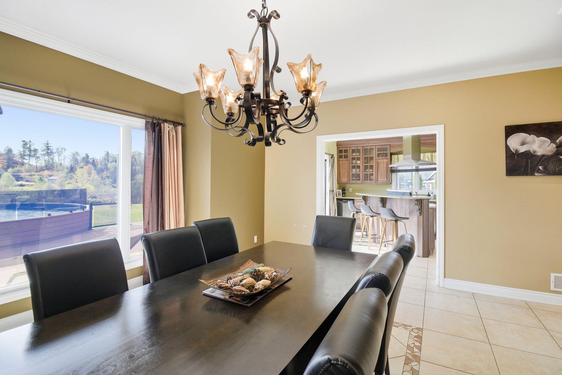 









69


Ch. des Bâtisseurs

,
Val-des-Monts,




QC
J8N7C4

