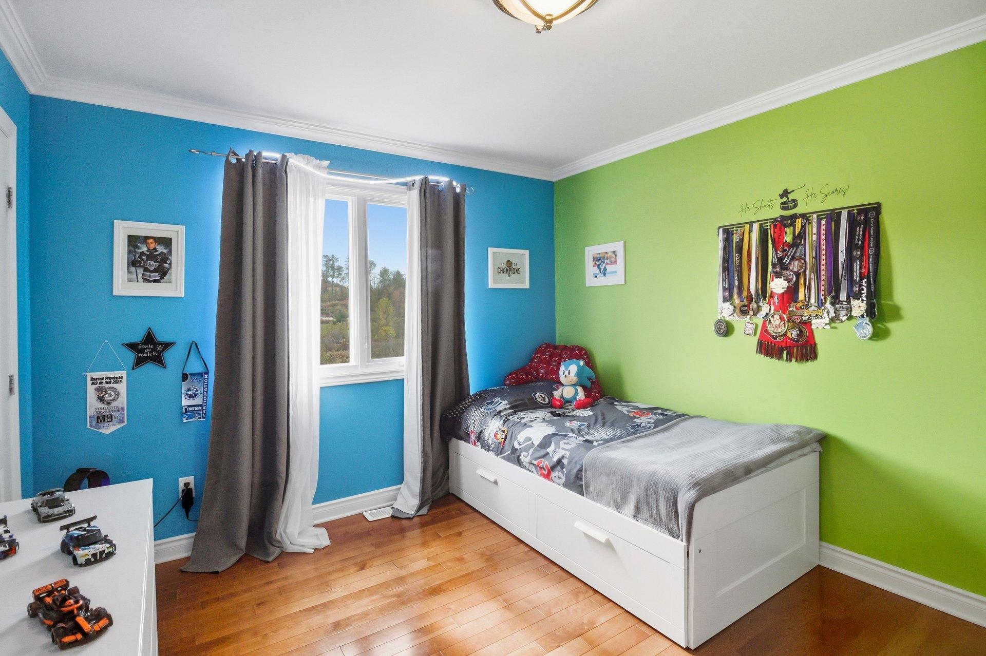 









69


Ch. des Bâtisseurs

,
Val-des-Monts,




QC
J8N7C4


