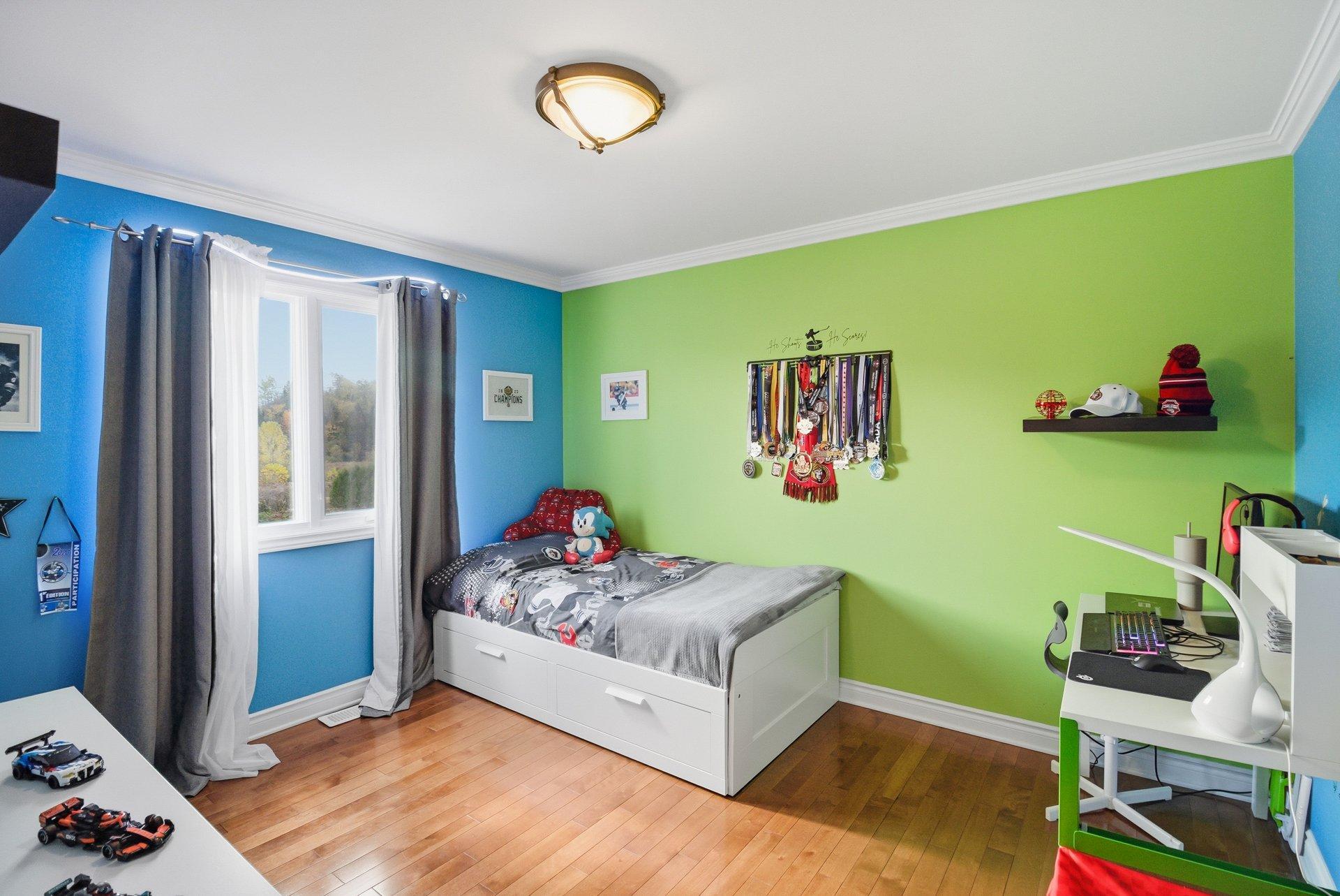 









69


Ch. des Bâtisseurs

,
Val-des-Monts,




QC
J8N7C4


