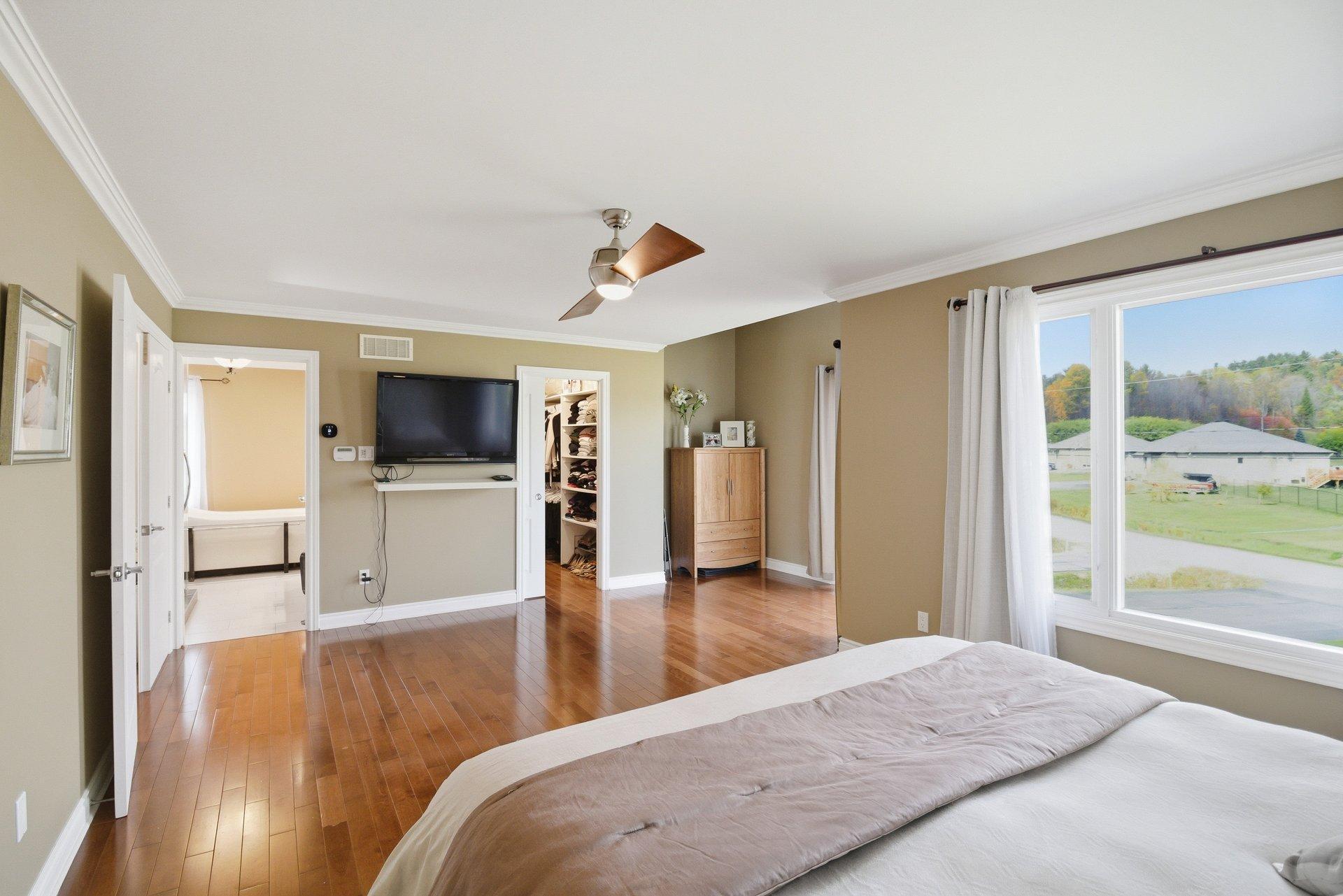 









69


Ch. des Bâtisseurs

,
Val-des-Monts,




QC
J8N7C4


