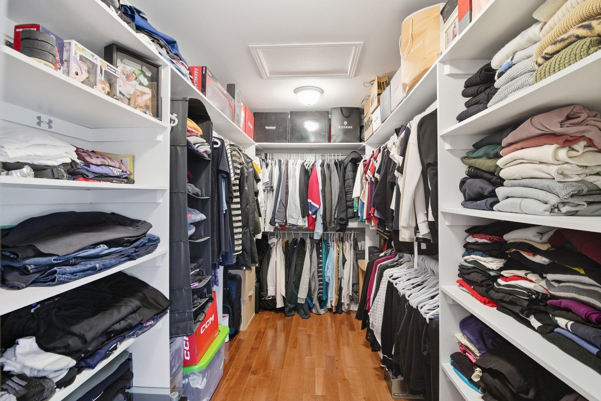 









69


Ch. des Bâtisseurs

,
Val-des-Monts,




QC
J8N7C4

