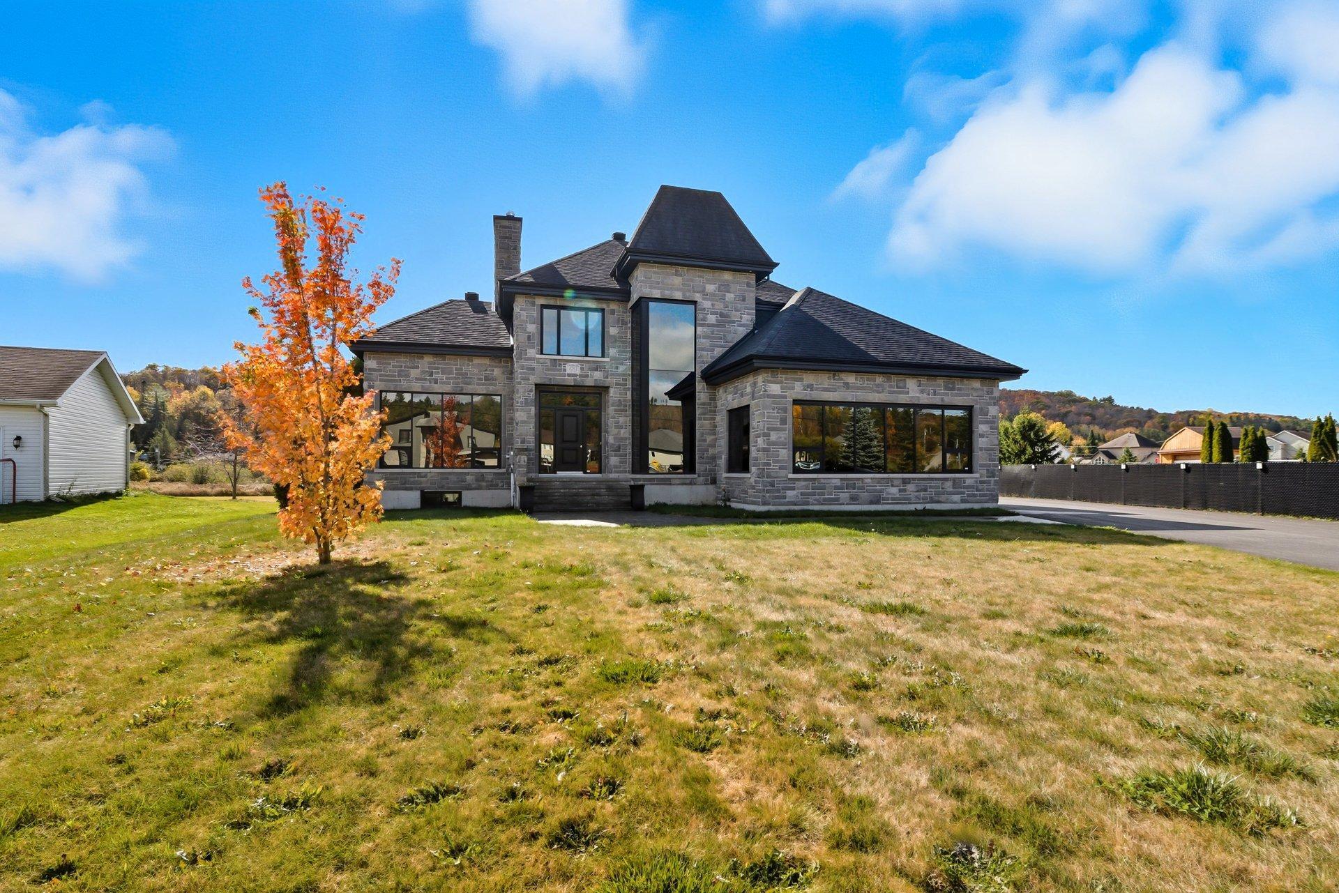 









69


Ch. des Bâtisseurs

,
Val-des-Monts,




QC
J8N7C4

