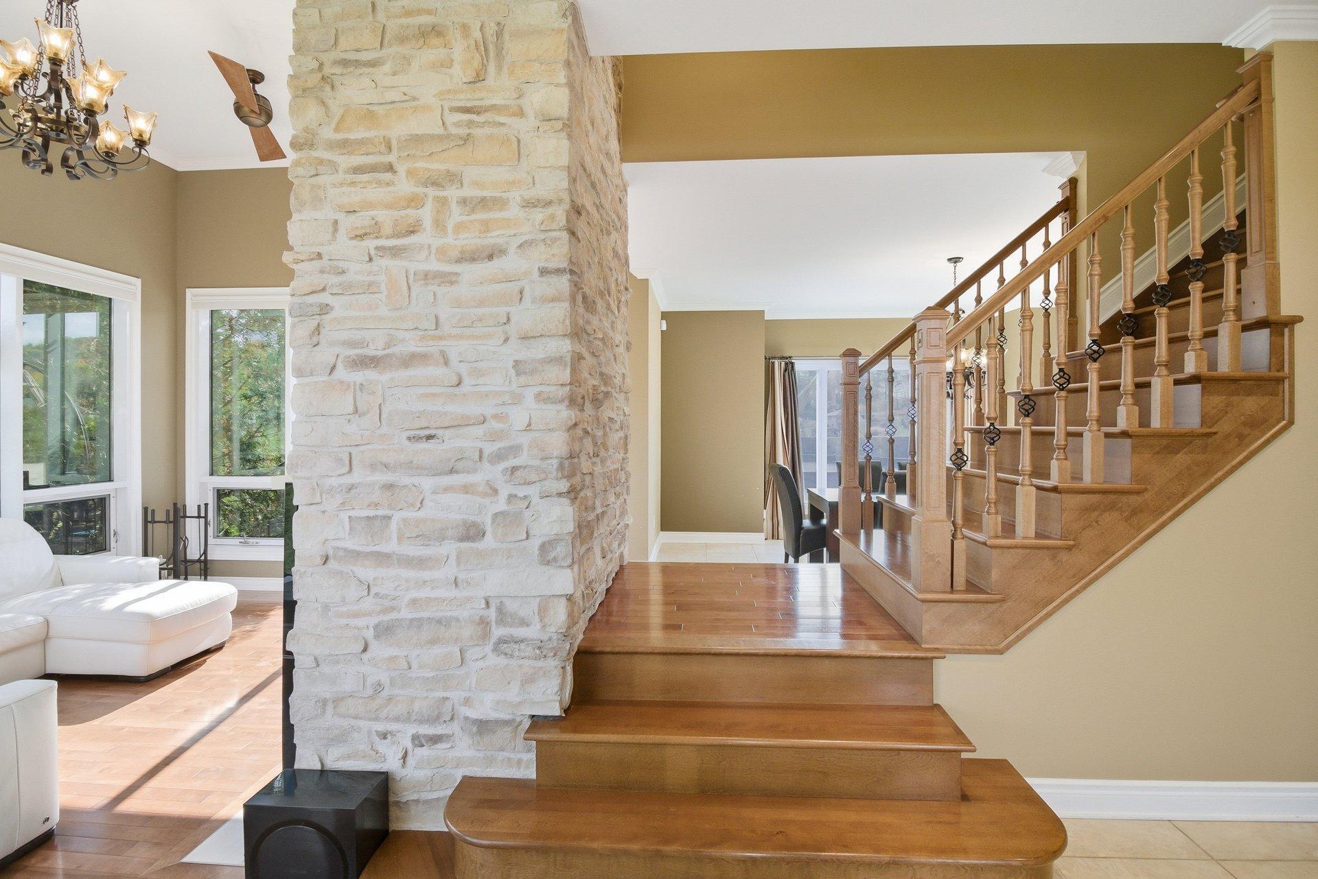 









69


Ch. des Bâtisseurs

,
Val-des-Monts,




QC
J8N7C4

