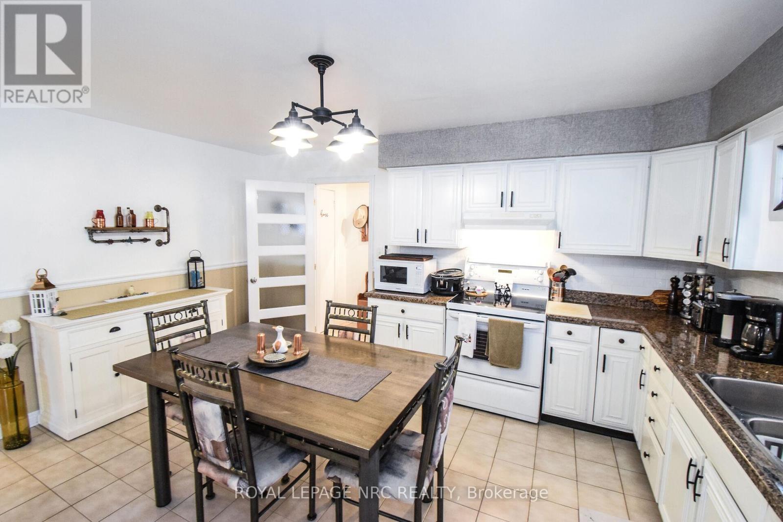 












5367 KITCHENER STREET

,
Niagara Falls (Clifton Hill),




Ontario
L2G1B6

