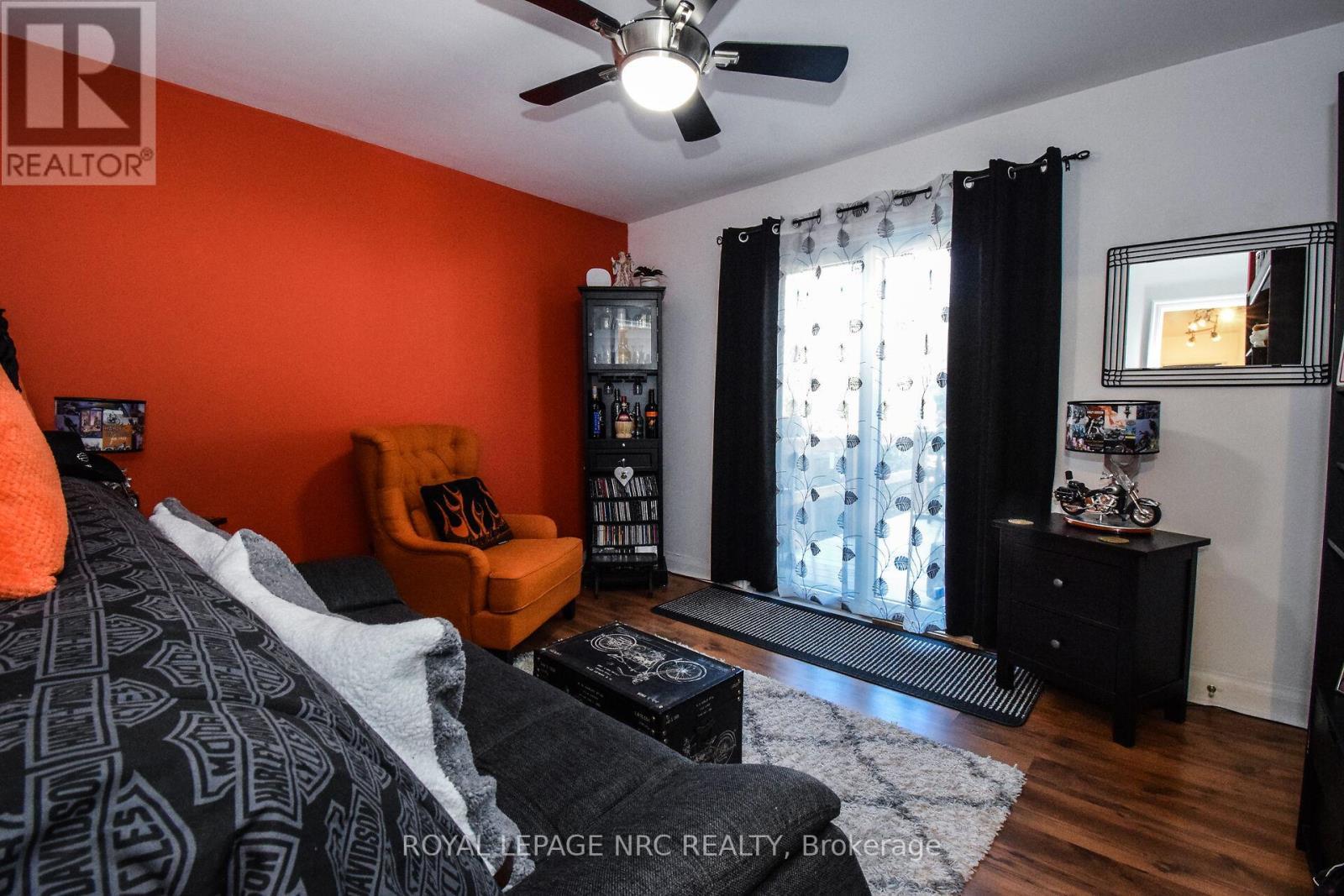 












5367 KITCHENER STREET

,
Niagara Falls (Clifton Hill),




Ontario
L2G1B6

