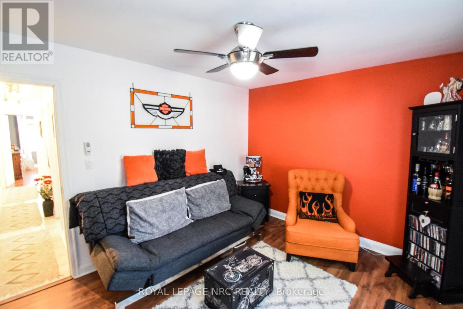 












5367 KITCHENER STREET

,
Niagara Falls (Clifton Hill),




Ontario
L2G1B6

