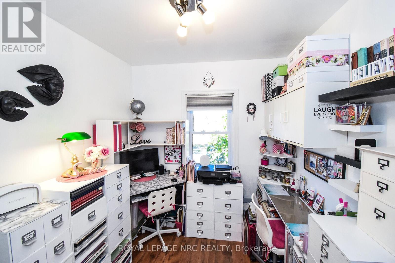 












5367 KITCHENER STREET

,
Niagara Falls (Clifton Hill),




Ontario
L2G1B6

