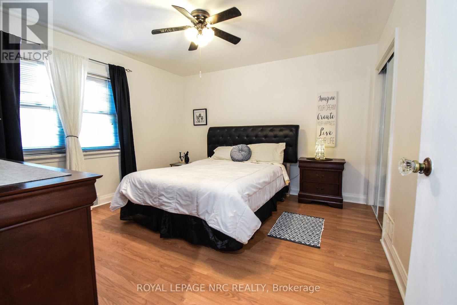 












5367 KITCHENER STREET

,
Niagara Falls (Clifton Hill),




Ontario
L2G1B6

