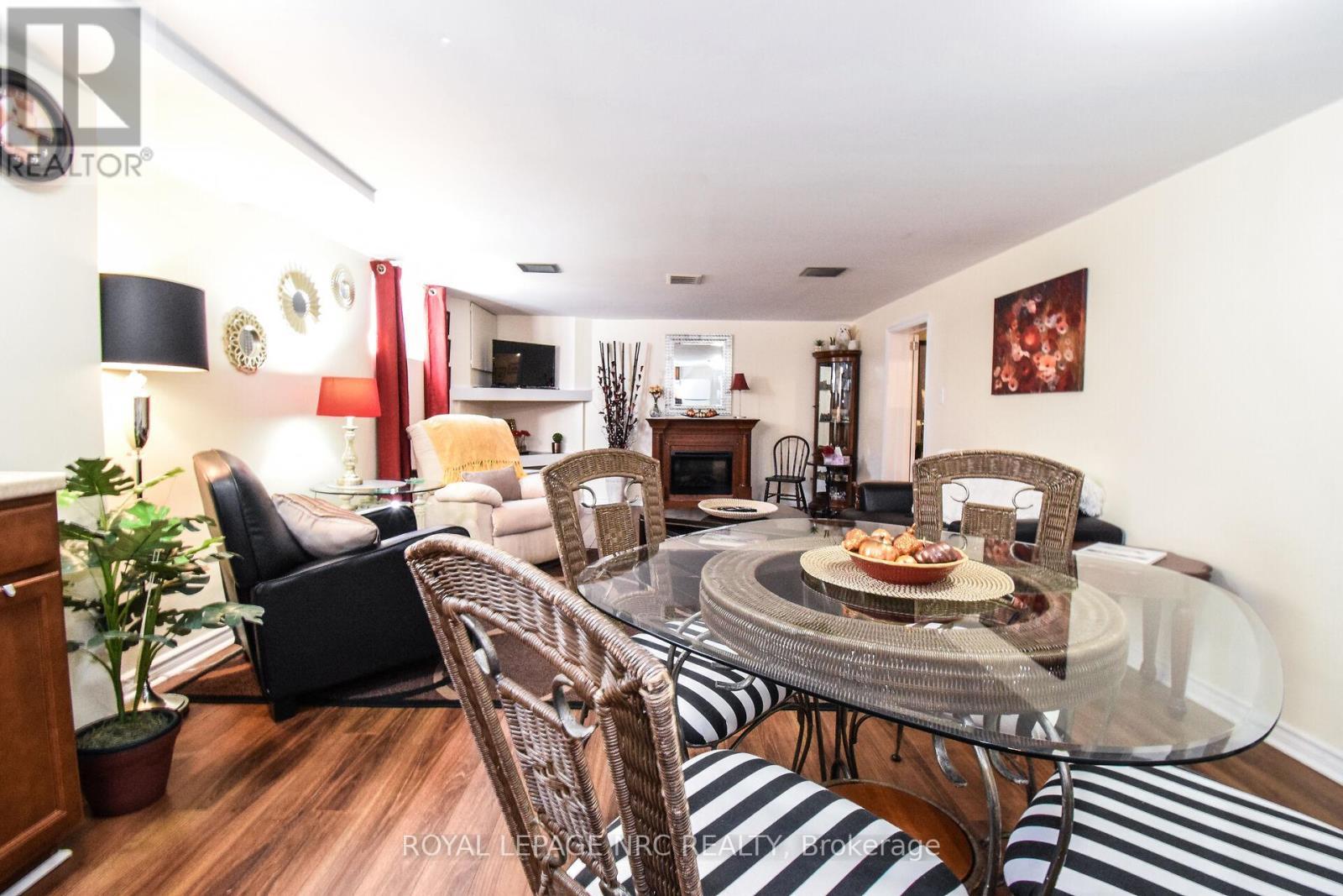 












5367 KITCHENER STREET

,
Niagara Falls (Clifton Hill),




Ontario
L2G1B6

