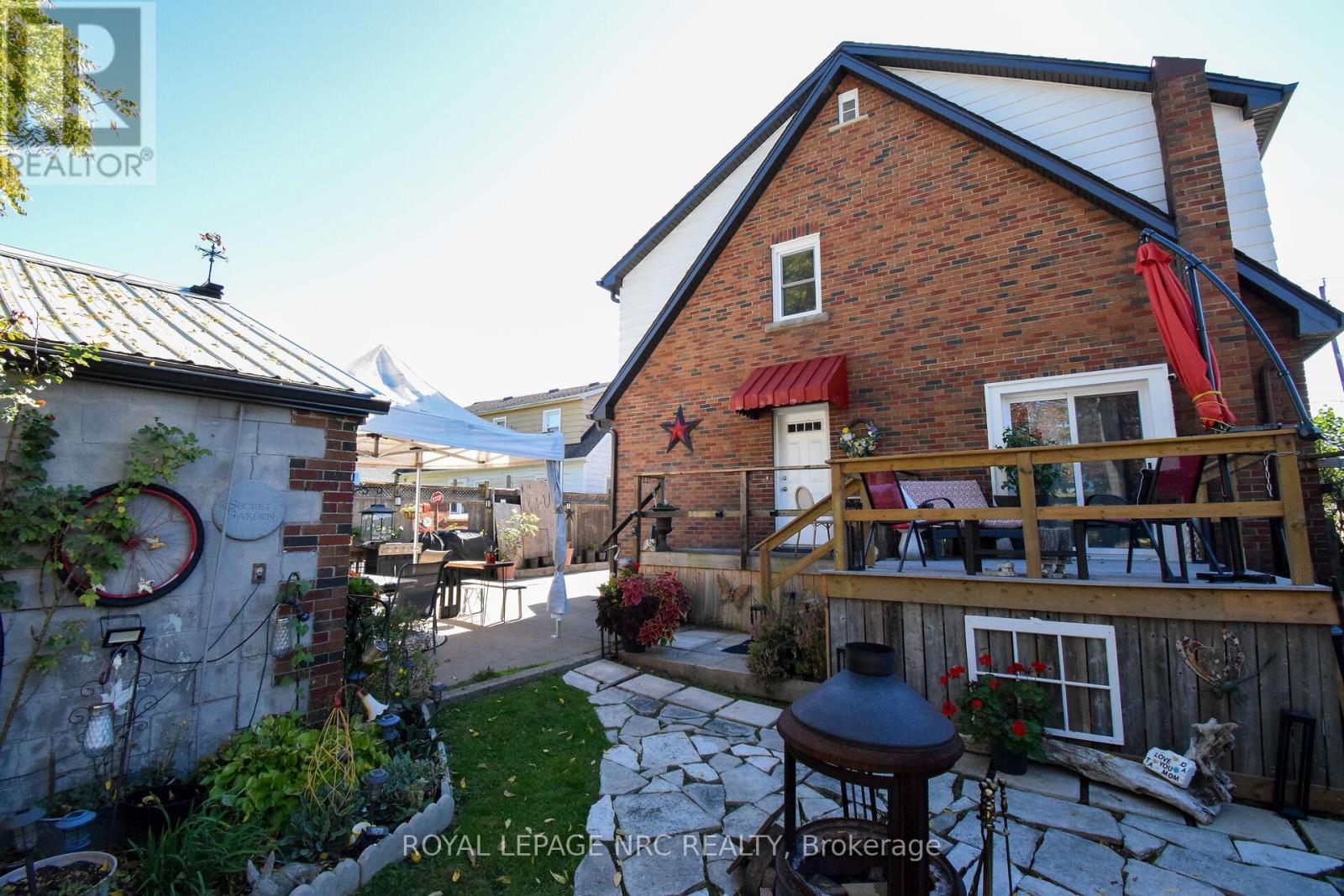 












5367 KITCHENER STREET

,
Niagara Falls (Clifton Hill),




Ontario
L2G1B6

