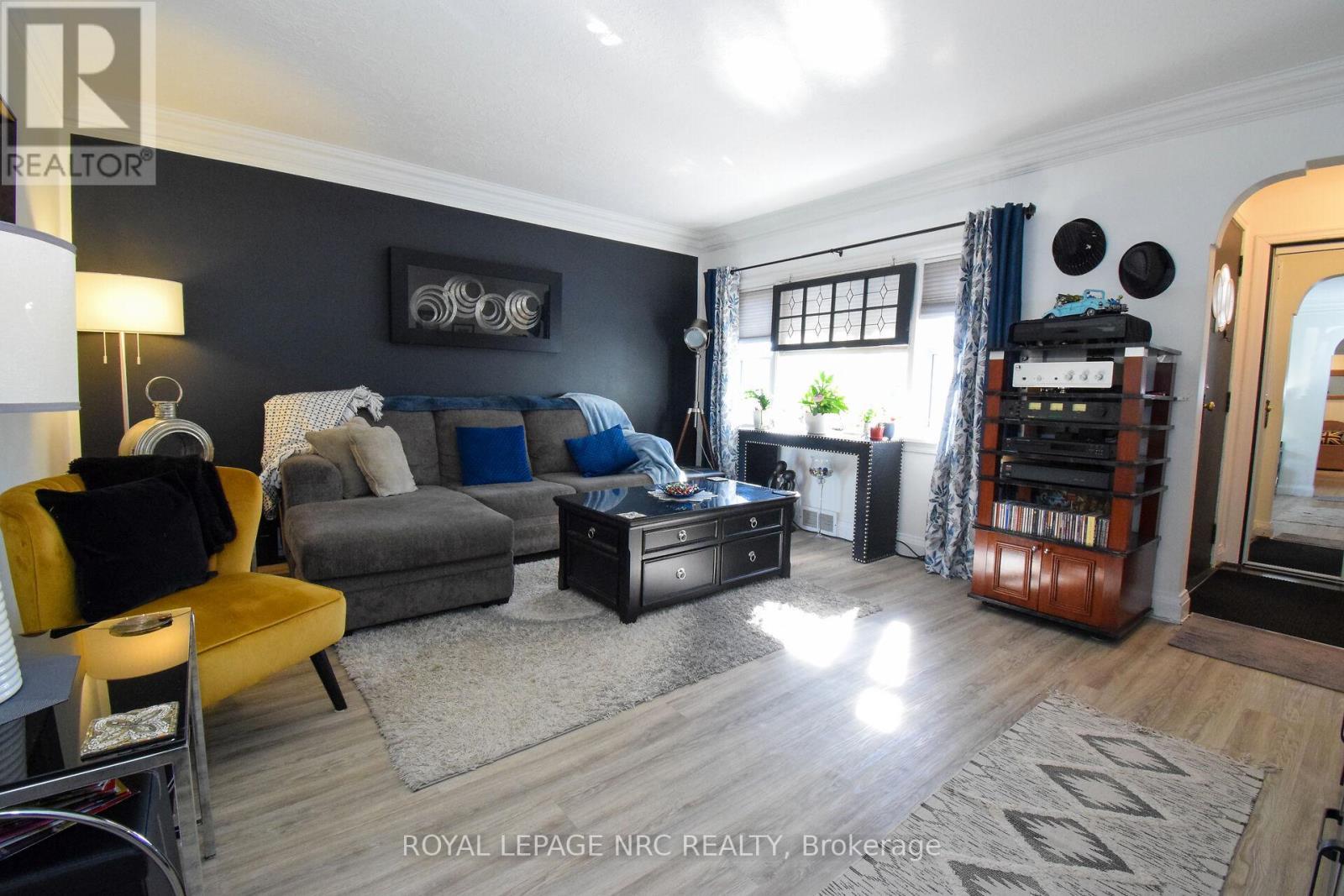 












5367 KITCHENER STREET

,
Niagara Falls (Clifton Hill),




Ontario
L2G1B6

