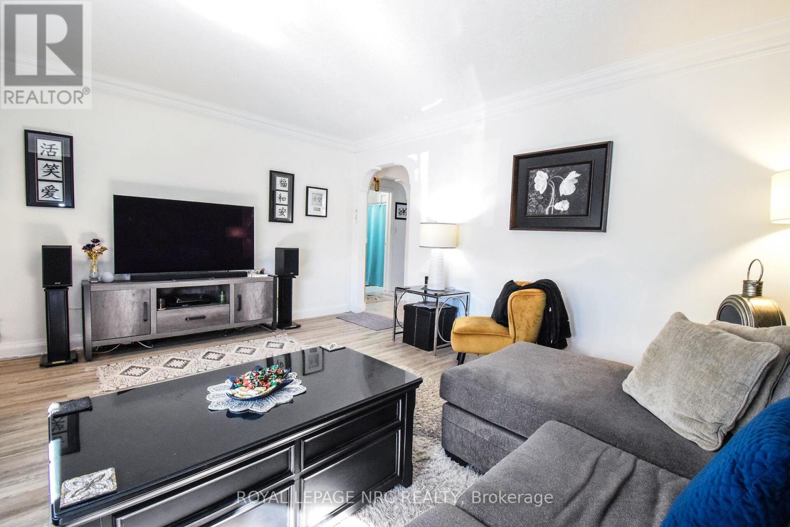 












5367 KITCHENER STREET

,
Niagara Falls (Clifton Hill),




Ontario
L2G1B6

