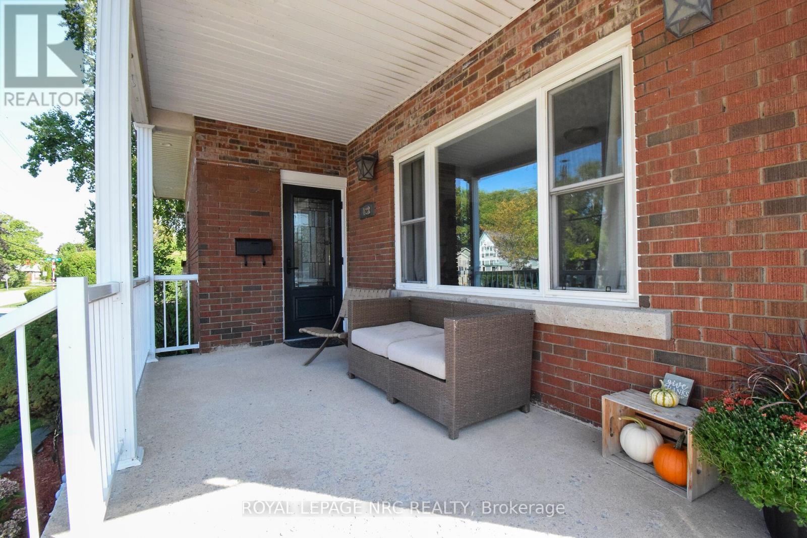 












128 HAIG STREET

,
St. Catharines (Haig),




Ontario
L2R6L2

