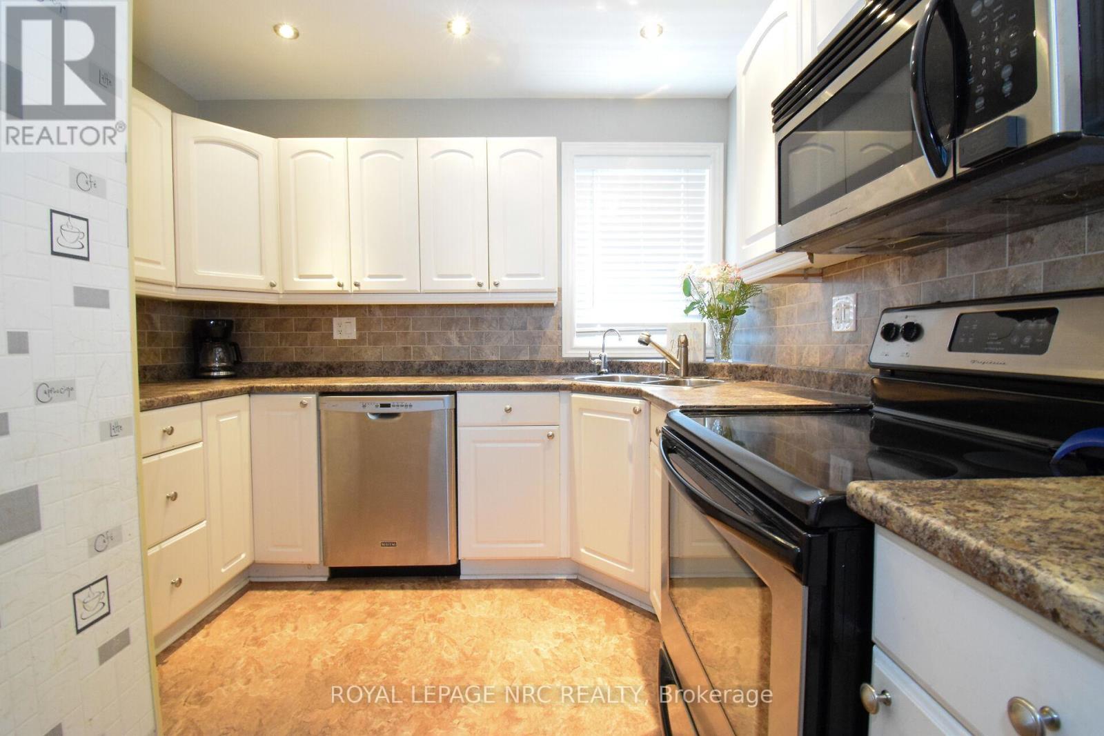 












128 HAIG STREET

,
St. Catharines (Haig),




Ontario
L2R6L2

