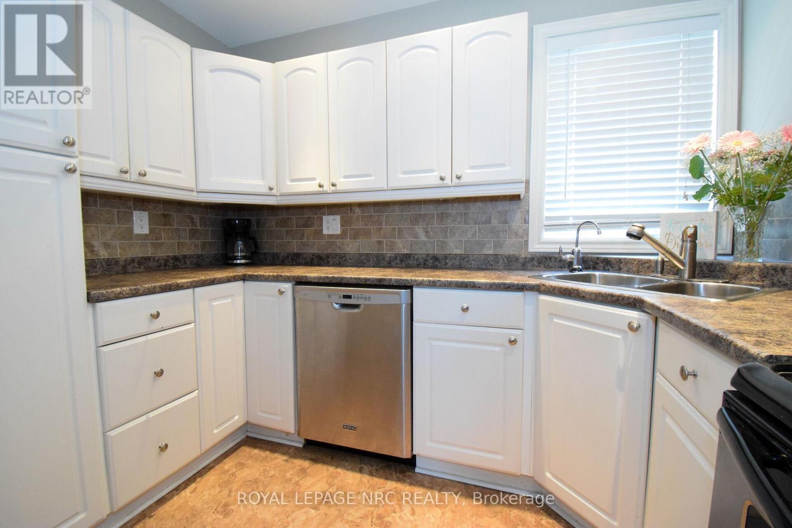 












128 HAIG STREET

,
St. Catharines (Haig),




Ontario
L2R6L2

