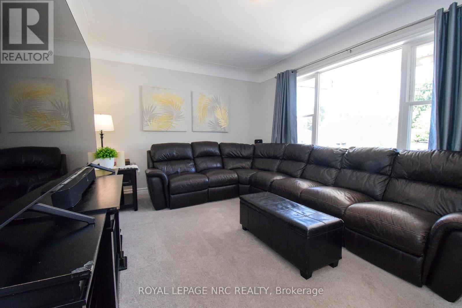 












128 HAIG STREET

,
St. Catharines (Haig),




Ontario
L2R6L2

