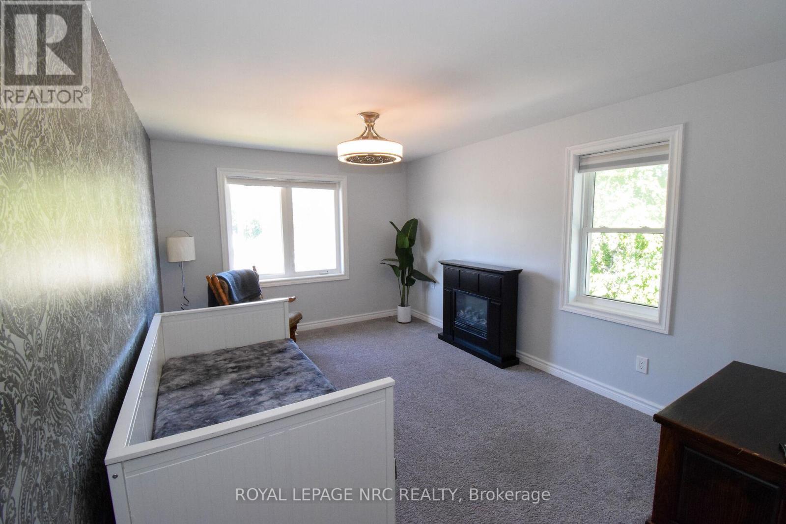 












128 HAIG STREET

,
St. Catharines (Haig),




Ontario
L2R6L2

