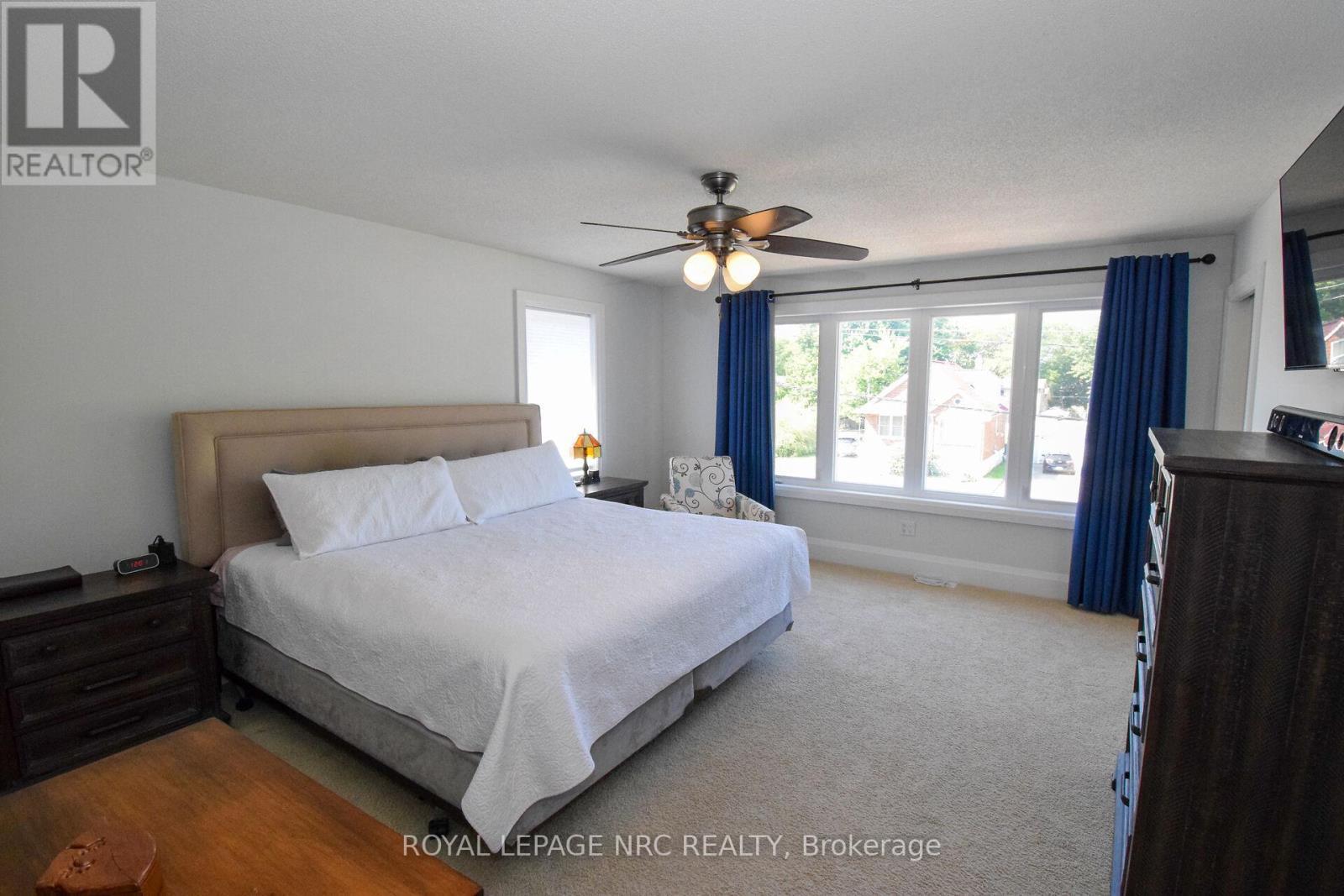 












128 HAIG STREET

,
St. Catharines (Haig),




Ontario
L2R6L2

