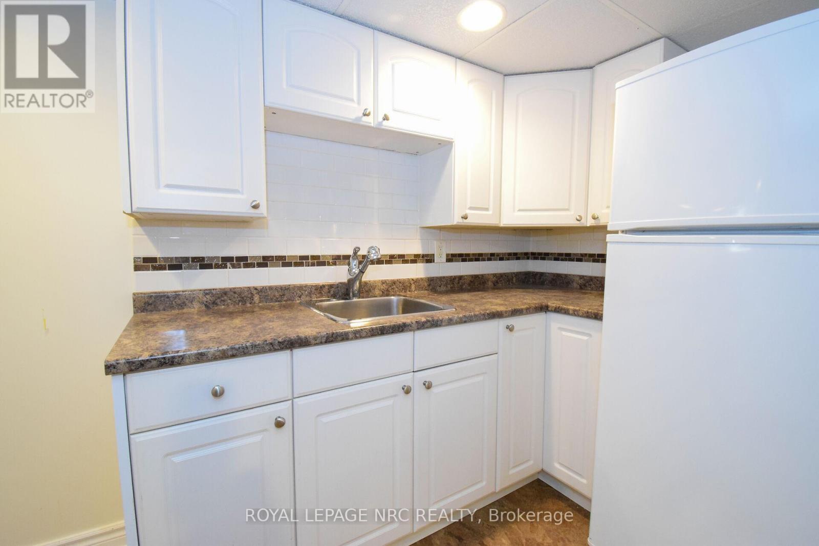 












128 HAIG STREET

,
St. Catharines (Haig),




Ontario
L2R6L2

