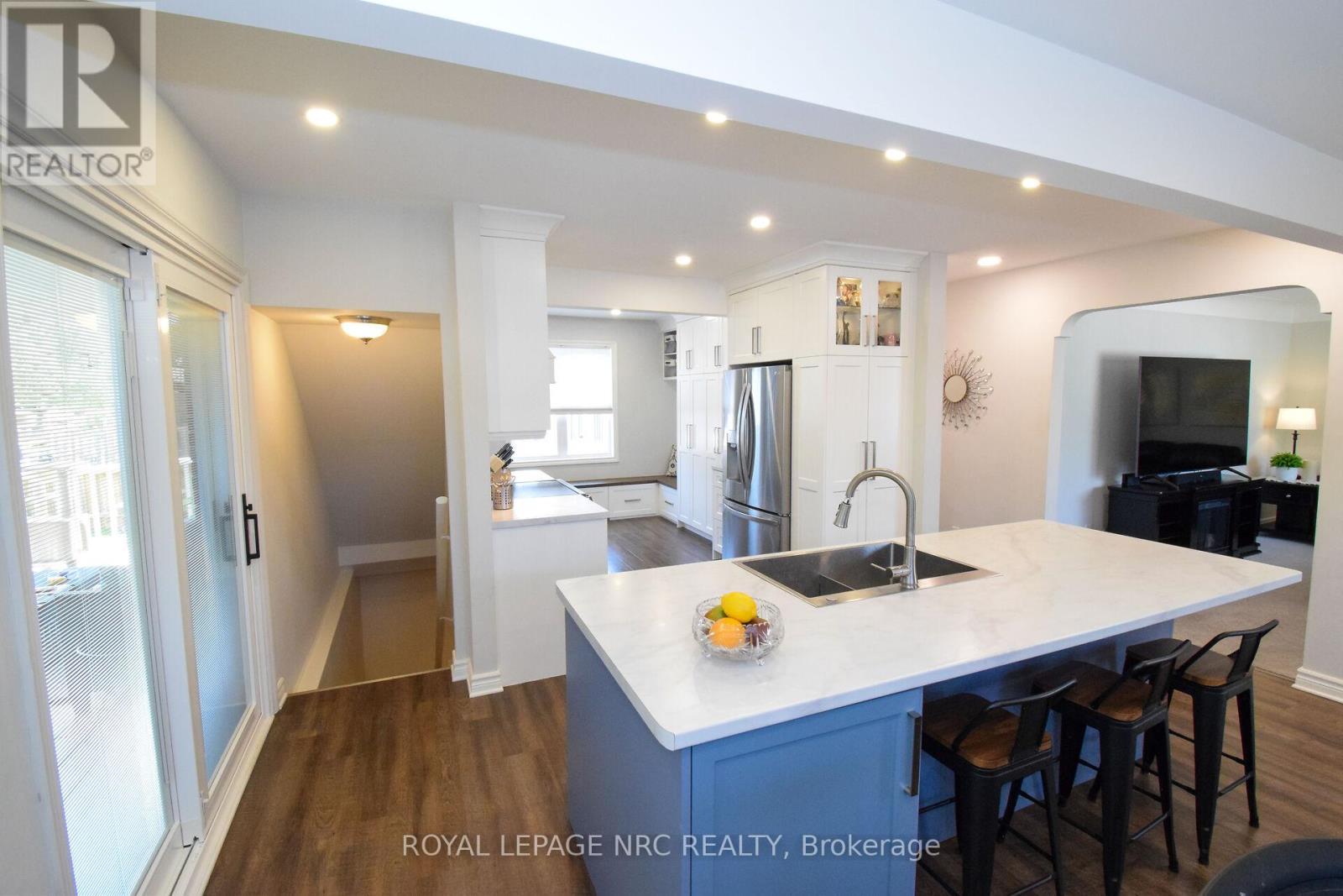 












128 HAIG STREET

,
St. Catharines (Haig),




Ontario
L2R6L2

