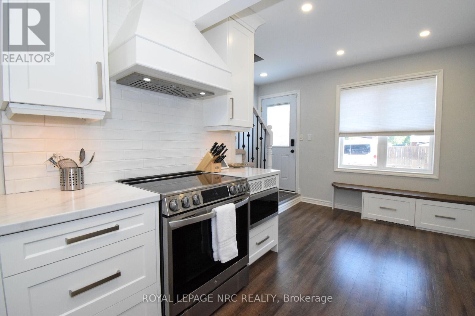 












128 HAIG STREET

,
St. Catharines (Haig),




Ontario
L2R6L2

