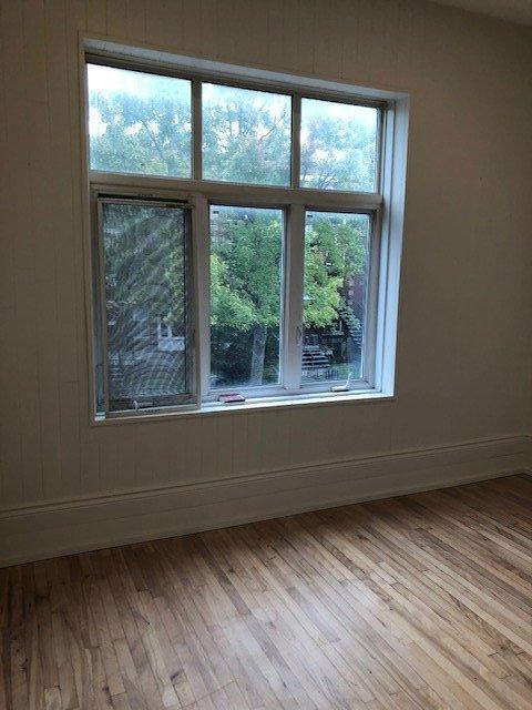 









1278


Rue Bélanger

, 2,
Montréal (Rosemont/La Petite-Patrie),




QC
H2S1H9

