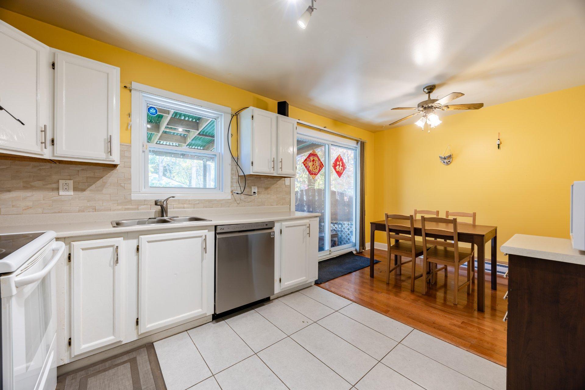 









37


Av. d'Old Post Crescent

,
Pointe-Claire,




QC
H9R5E5

