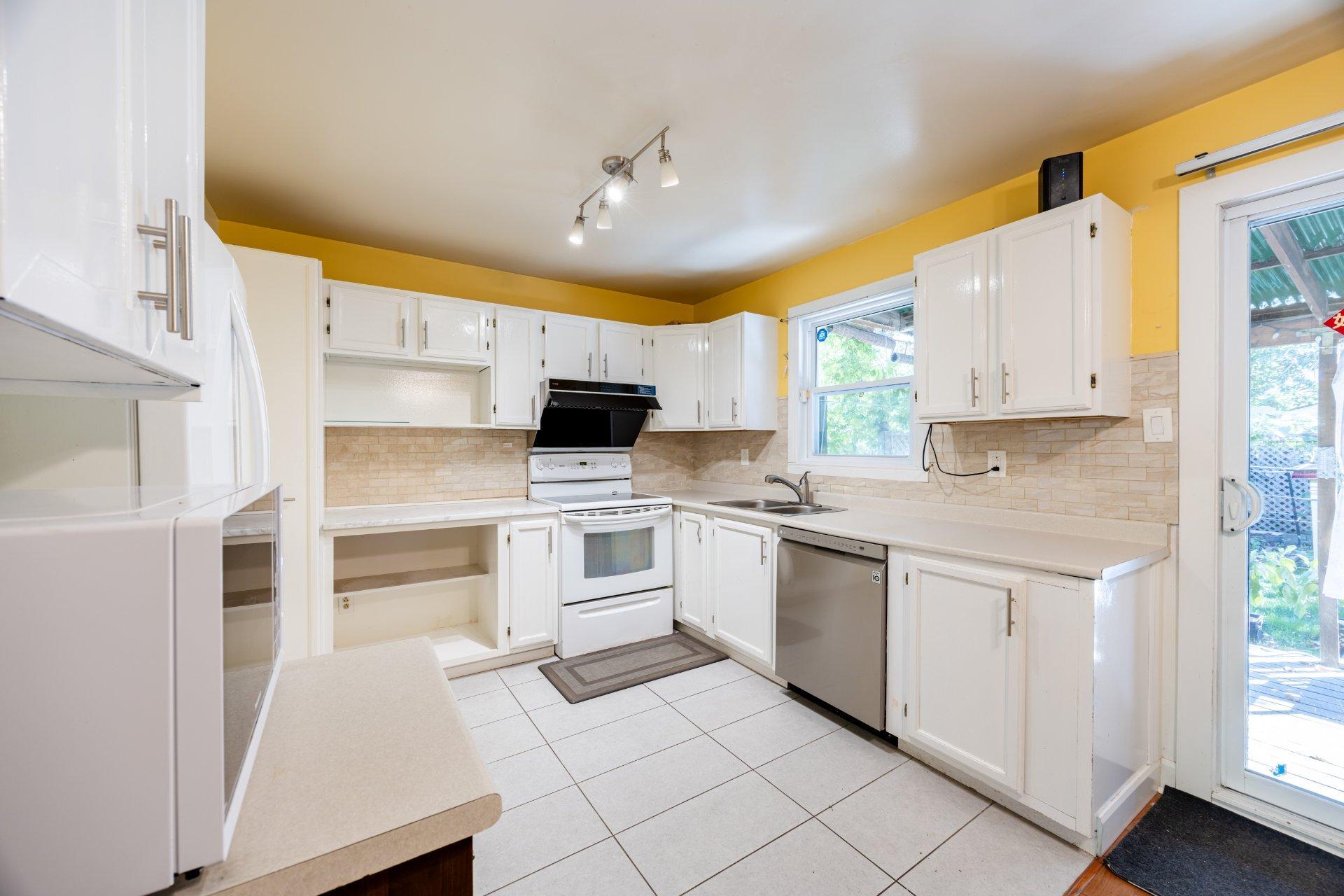 









37


Av. d'Old Post Crescent

,
Pointe-Claire,




QC
H9R5E5

