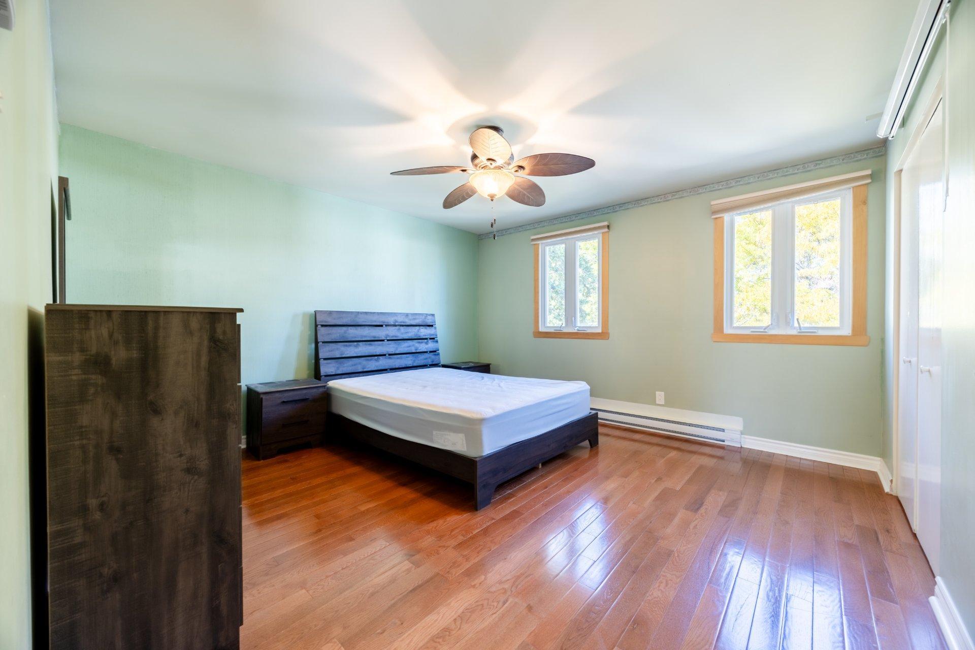 









37


Av. d'Old Post Crescent

,
Pointe-Claire,




QC
H9R5E5

