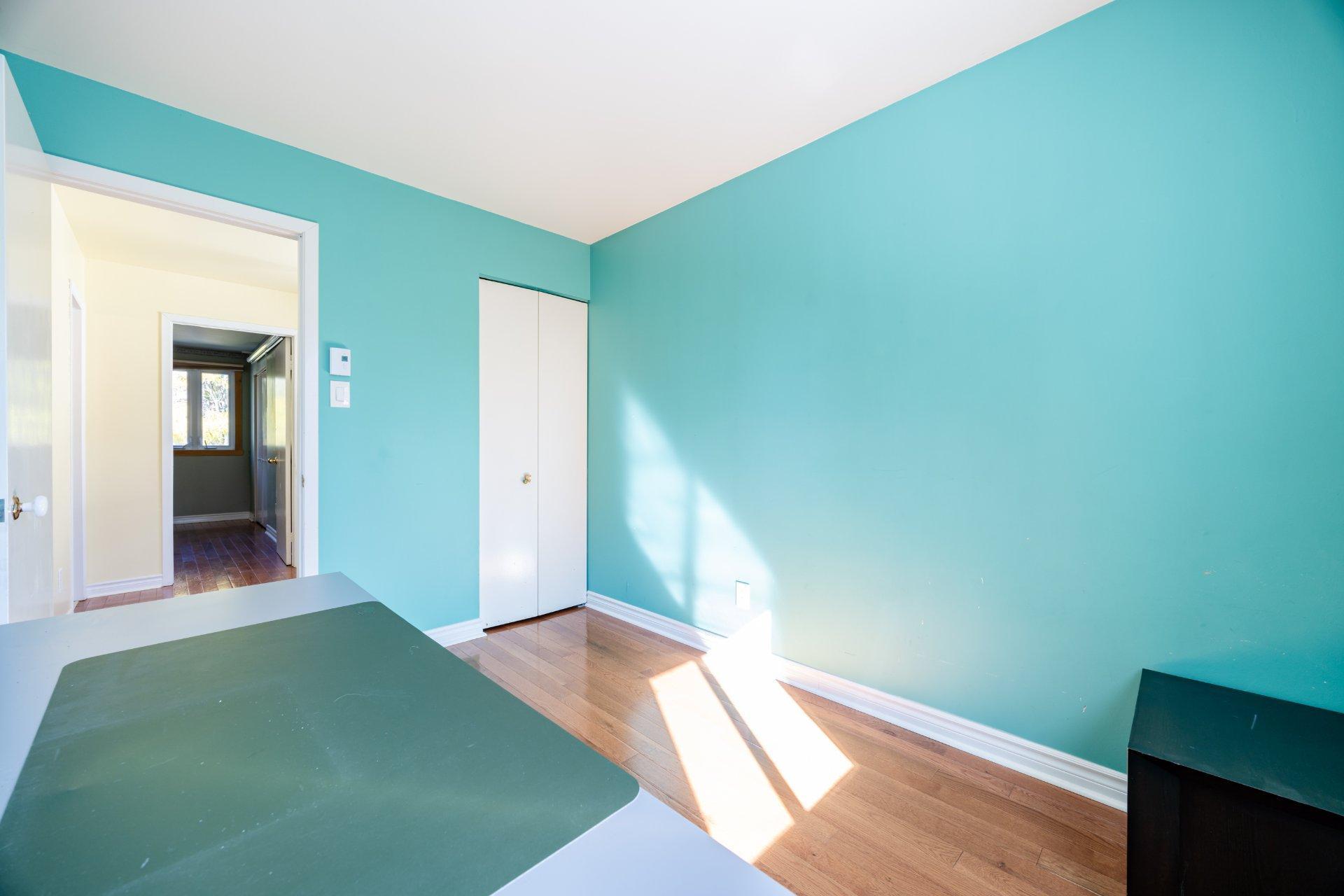









37


Av. d'Old Post Crescent

,
Pointe-Claire,




QC
H9R5E5

