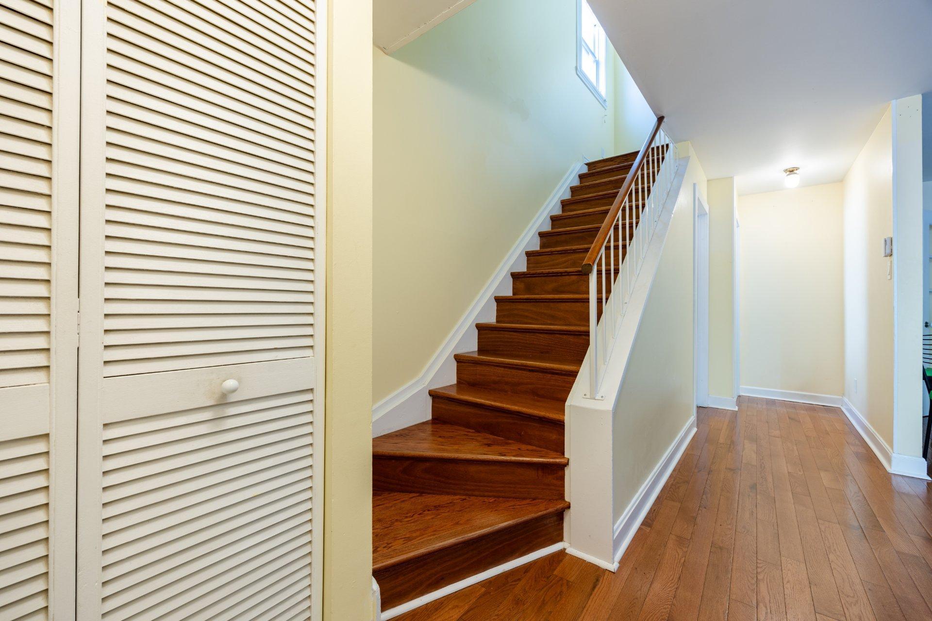 









37


Av. d'Old Post Crescent

,
Pointe-Claire,




QC
H9R5E5


