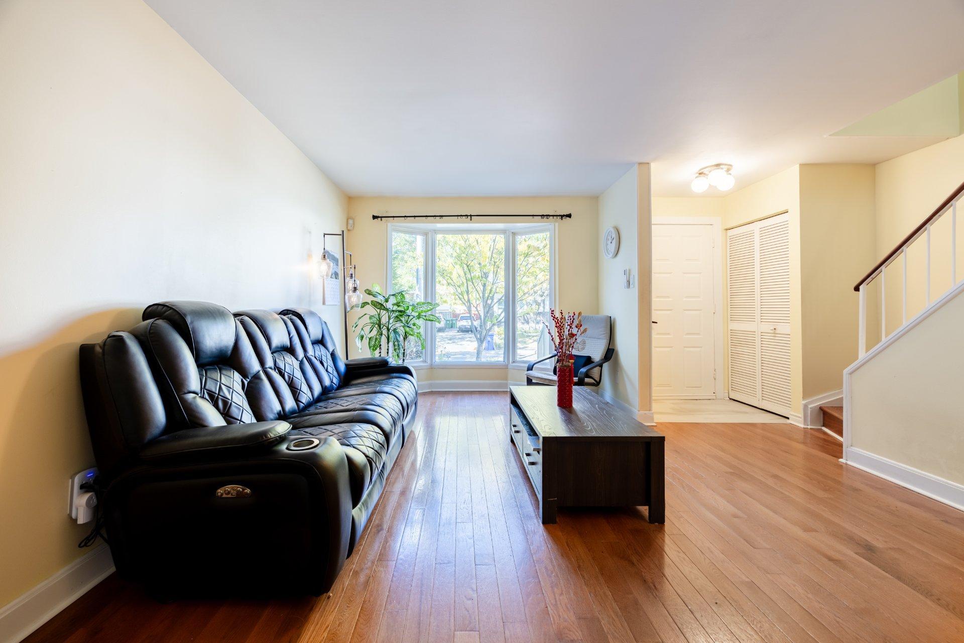 









37


Av. d'Old Post Crescent

,
Pointe-Claire,




QC
H9R5E5

