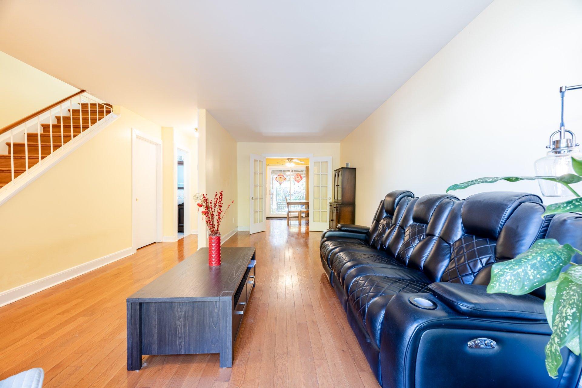 









37


Av. d'Old Post Crescent

,
Pointe-Claire,




QC
H9R5E5

