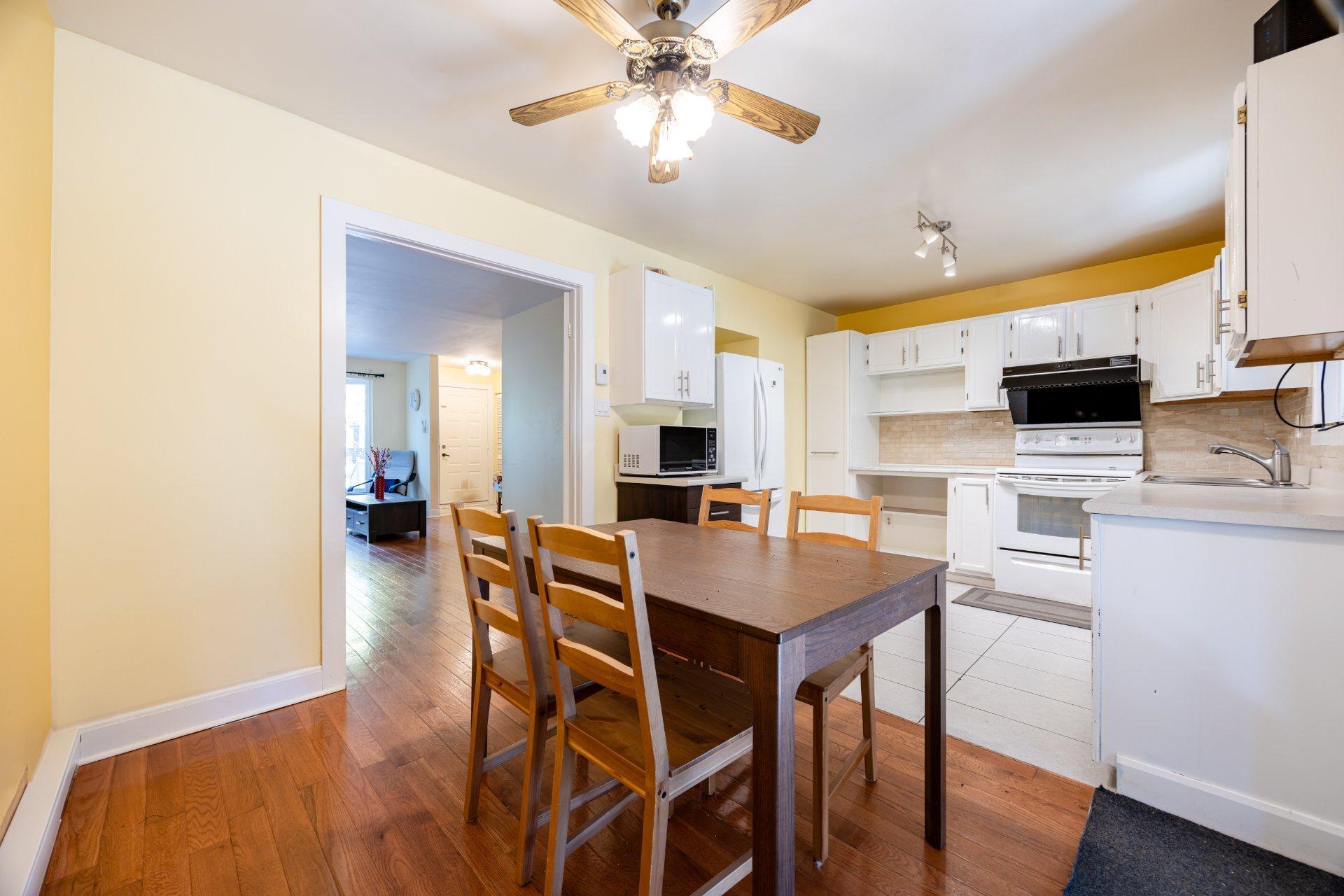 









37


Av. d'Old Post Crescent

,
Pointe-Claire,




QC
H9R5E5

