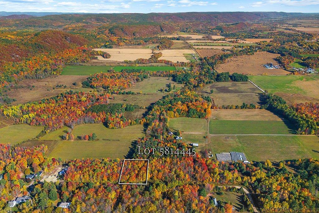 









724


Ch. Robinson

,
Pontiac,







QC
J0X2G0

