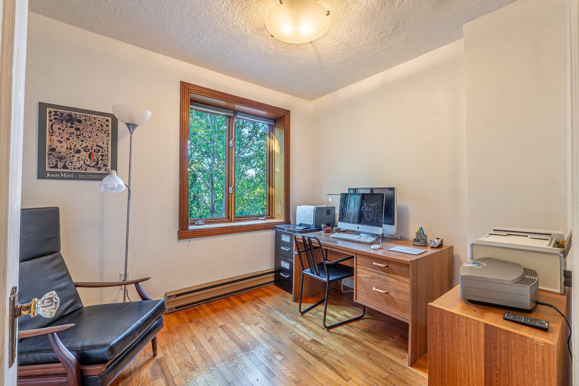 









4330


Av. de Mayfair

,
Montréal (Côte-des-Neiges/Notre-Dame-de-Grâce),




QC
H4B2E3

