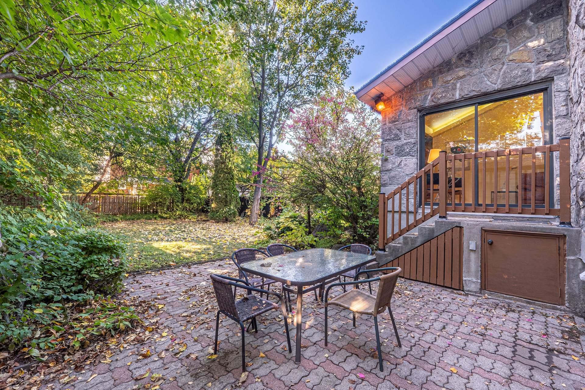 









4330


Av. de Mayfair

,
Montréal (Côte-des-Neiges/Notre-Dame-de-Grâce),




QC
H4B2E3

