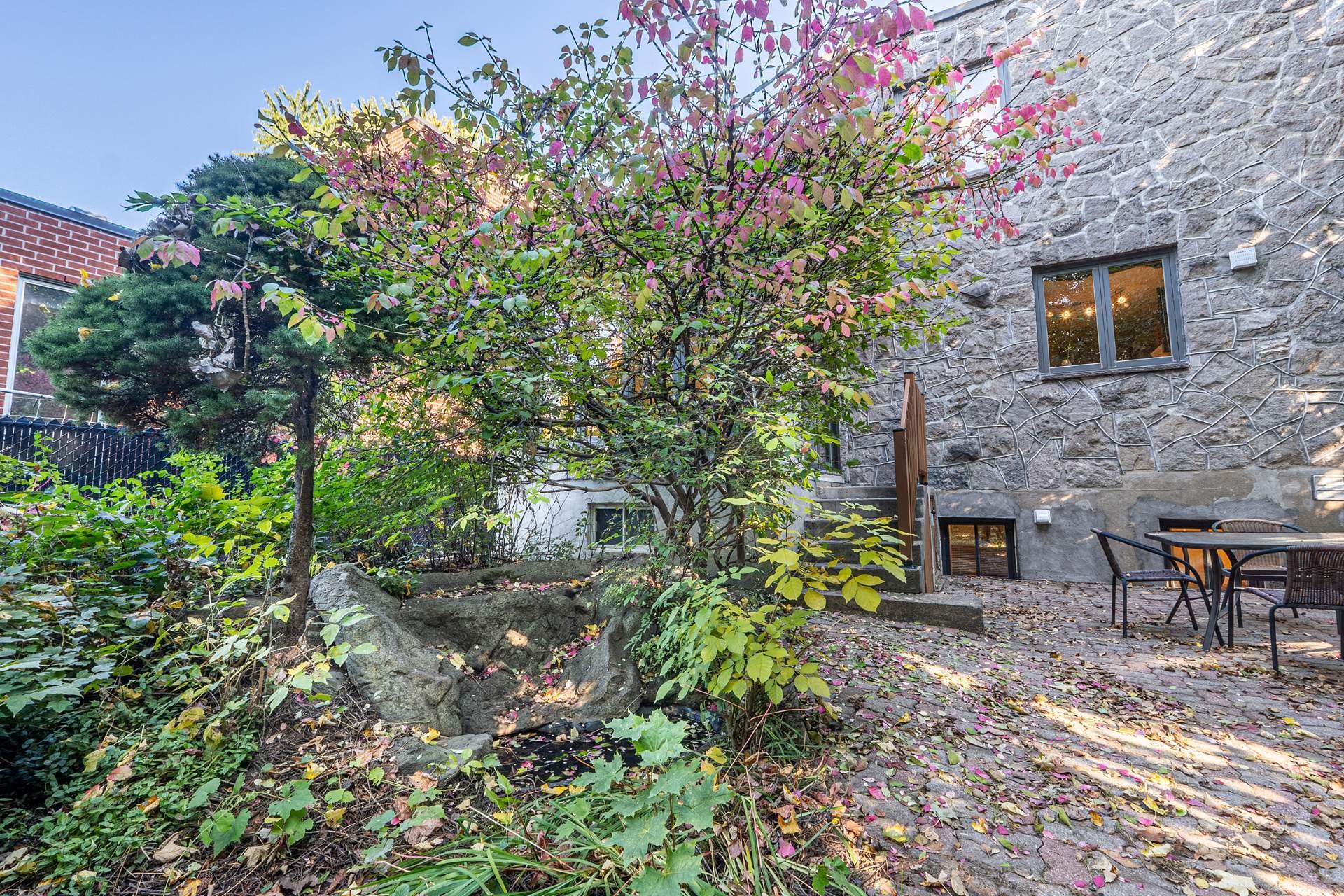









4330


Av. de Mayfair

,
Montréal (Côte-des-Neiges/Notre-Dame-de-Grâce),




QC
H4B2E3

