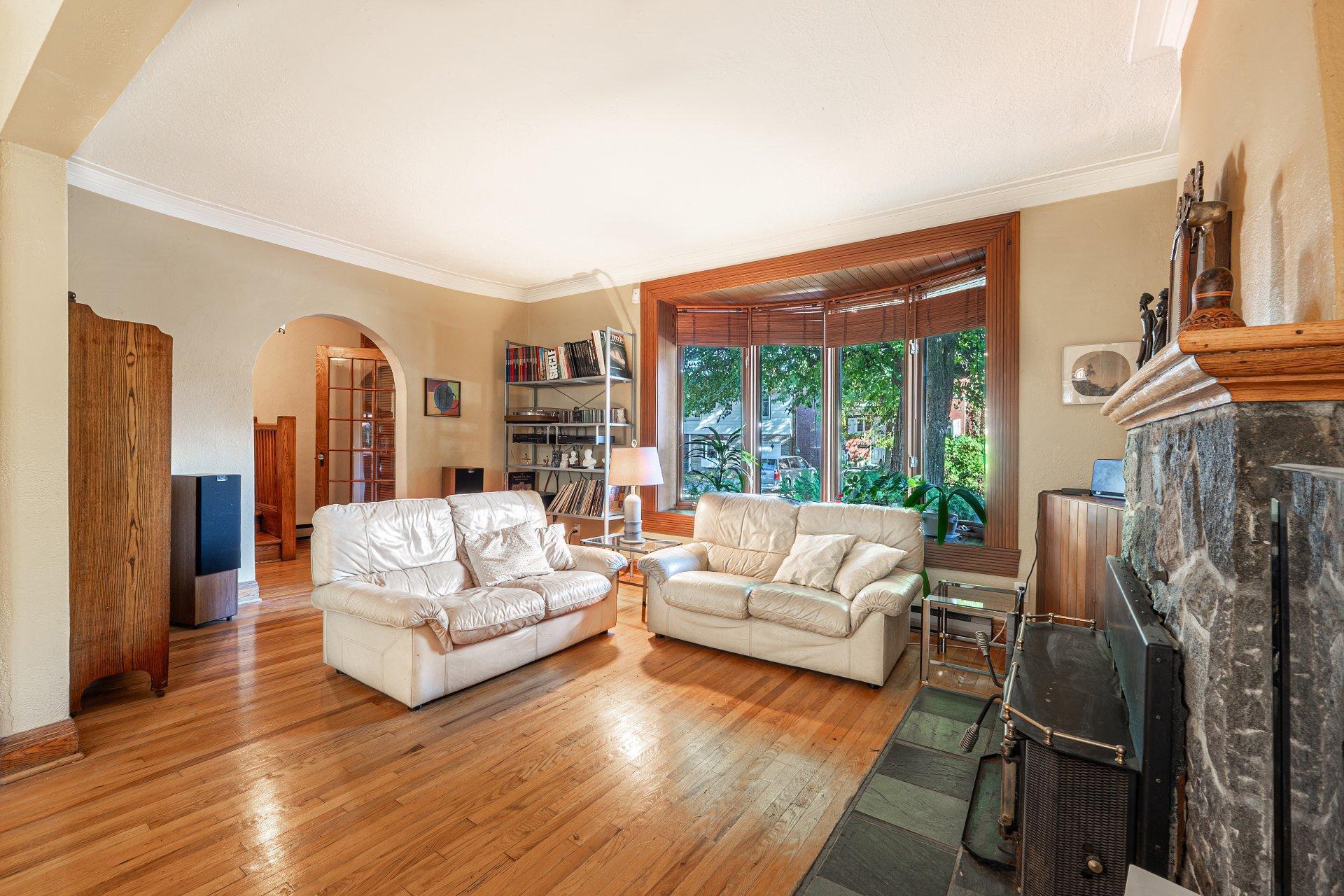 









4330


Av. de Mayfair

,
Montréal (Côte-des-Neiges/Notre-Dame-de-Grâce),




QC
H4B2E3

