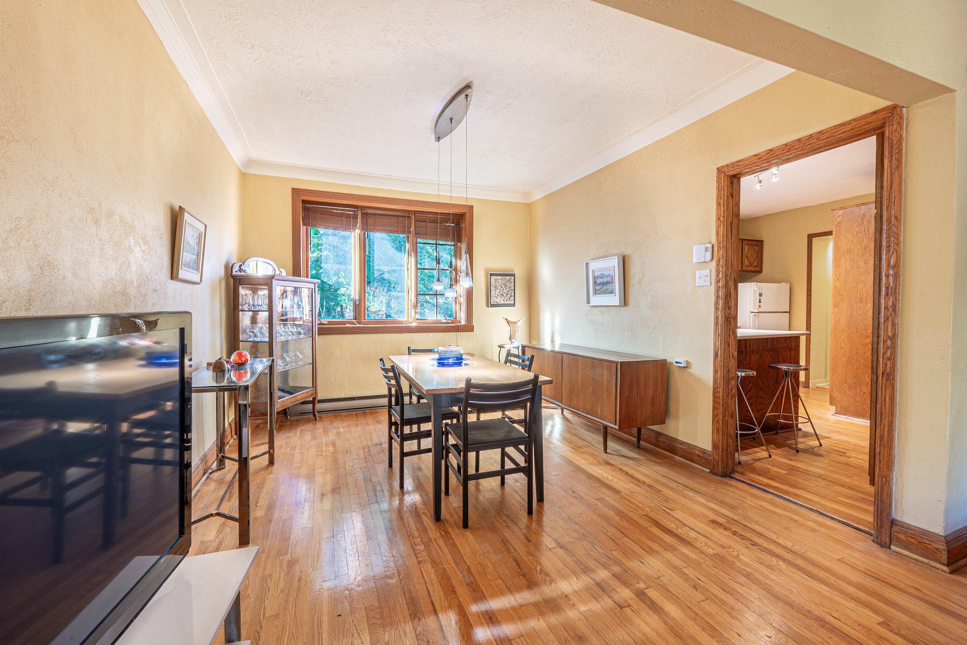 









4330


Av. de Mayfair

,
Montréal (Côte-des-Neiges/Notre-Dame-de-Grâce),




QC
H4B2E3

