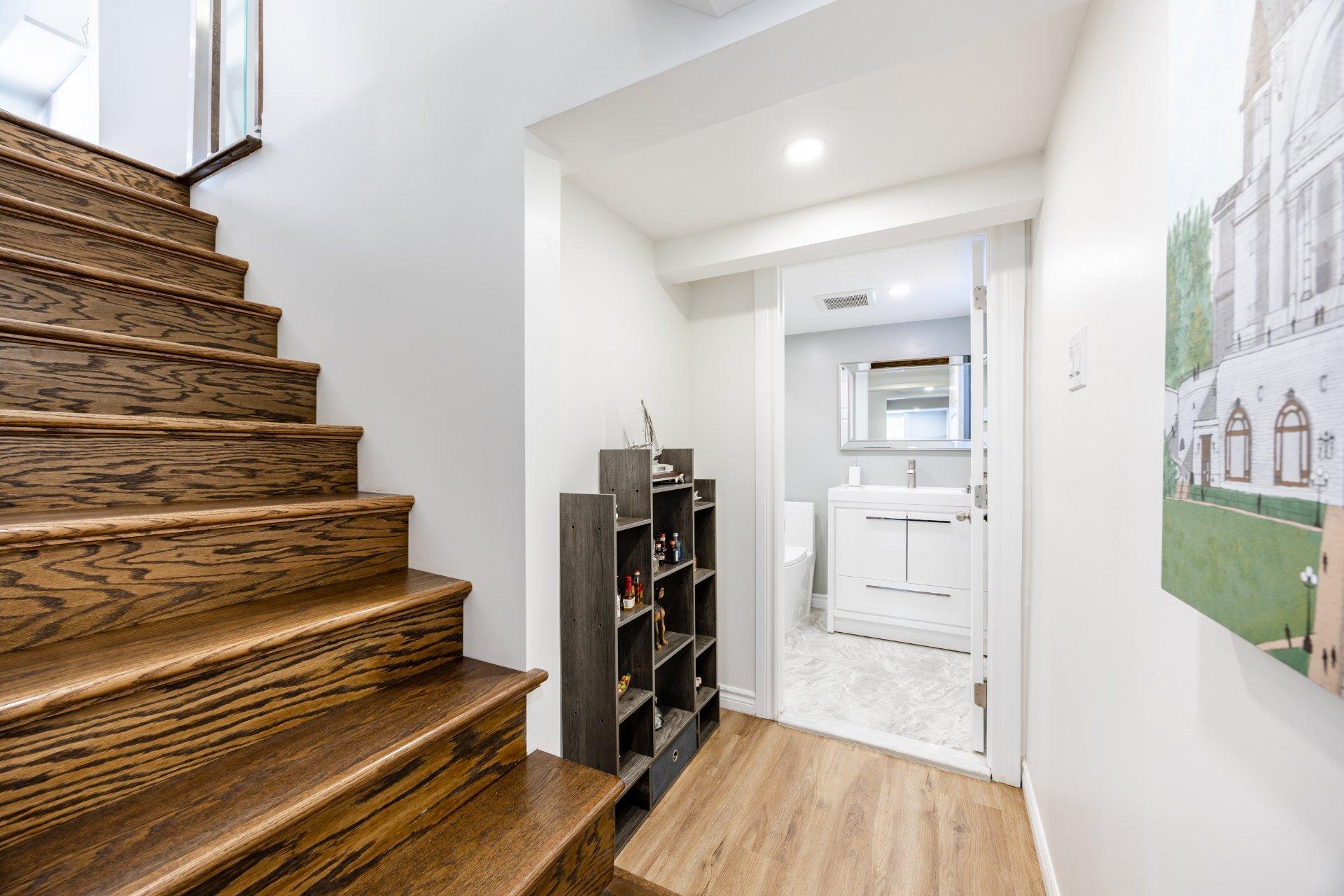 









2227


Rue La Salle

,
Longueuil (Le Vieux-Longueuil),




QC
J4K3J7

