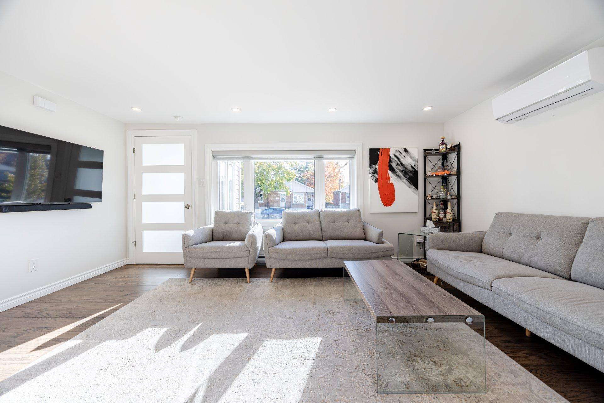 









2227


Rue La Salle

,
Longueuil (Le Vieux-Longueuil),




QC
J4K3J7

