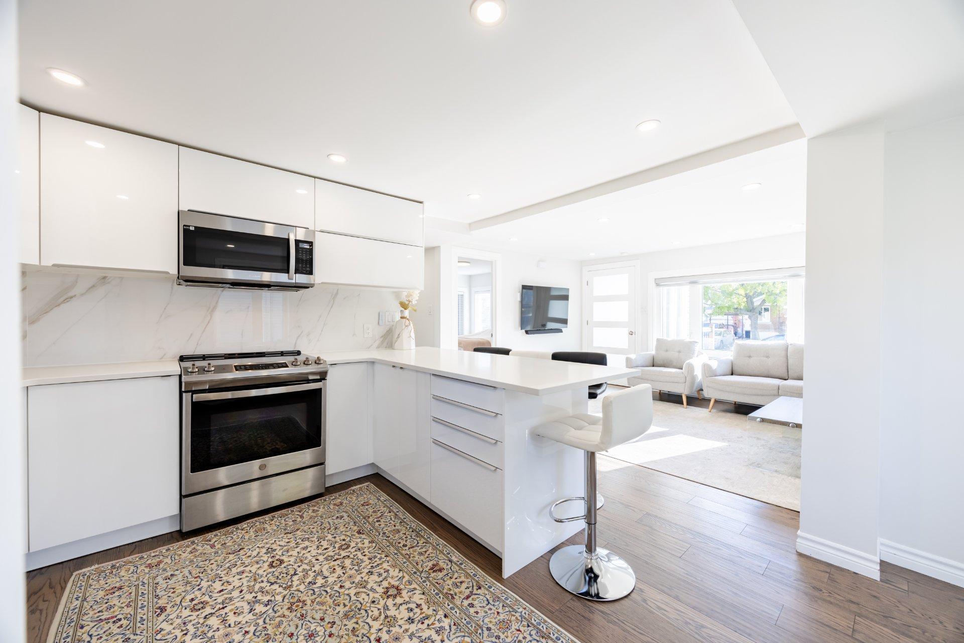 









2227


Rue La Salle

,
Longueuil (Le Vieux-Longueuil),




QC
J4K3J7

