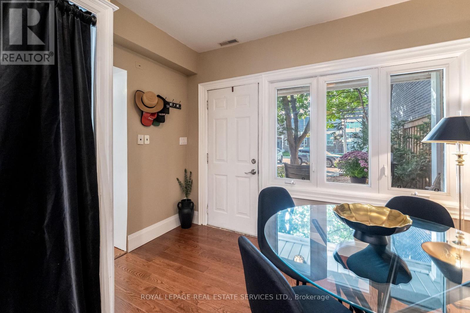 












150 STANLEY AVENUE

,
Toronto,




Ontario
M8V1N9

