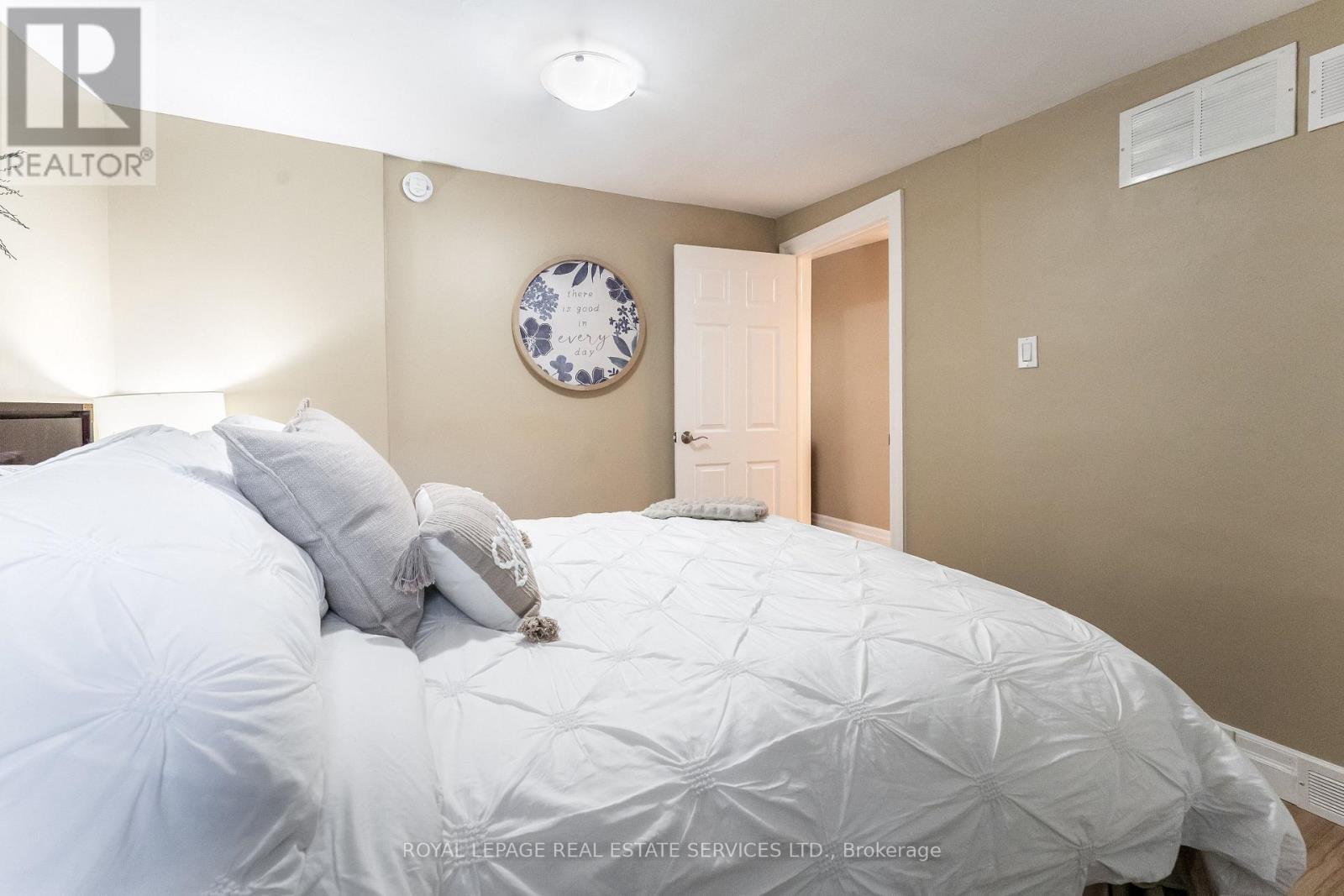 












150 STANLEY AVENUE

,
Toronto,




Ontario
M8V1N9

