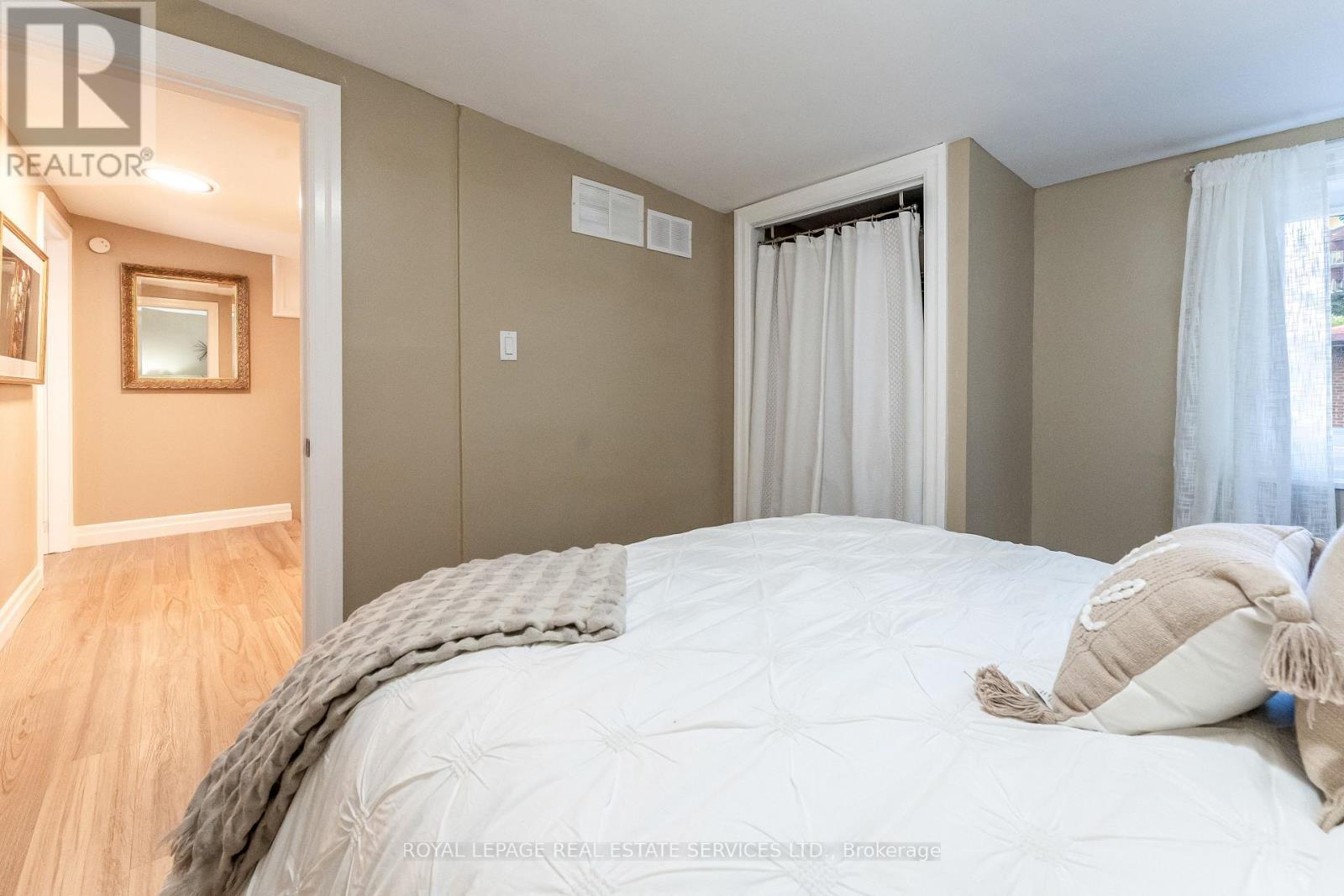 












150 STANLEY AVENUE

,
Toronto,




Ontario
M8V1N9

