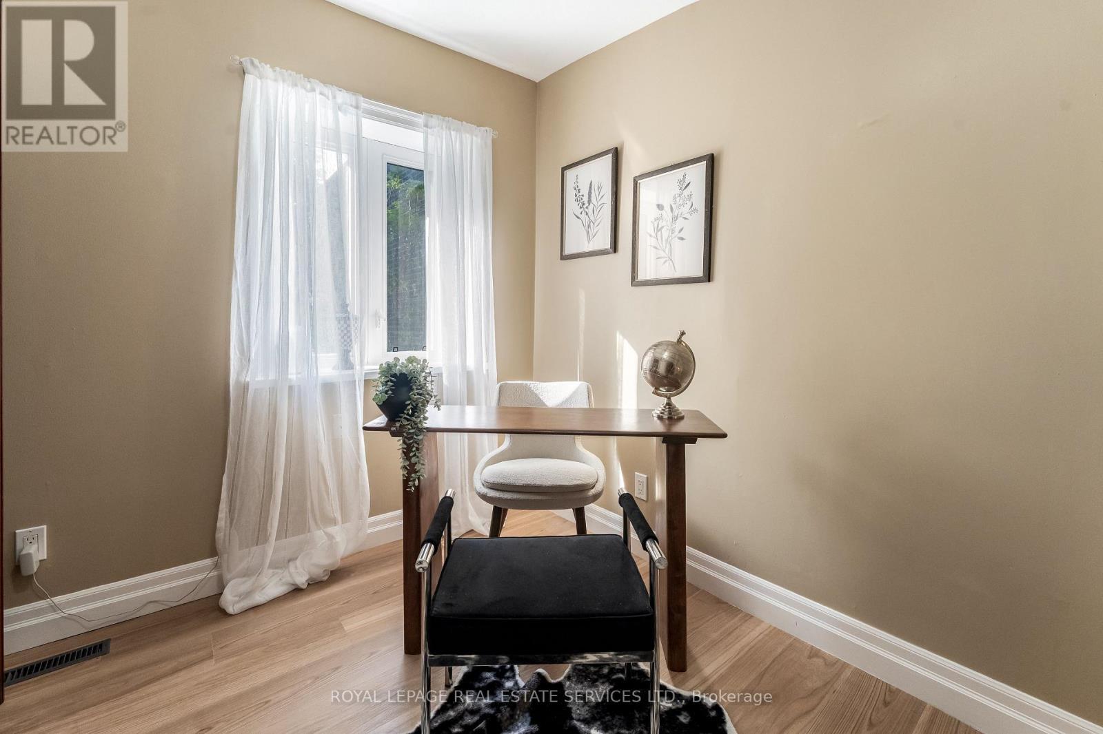 












150 STANLEY AVENUE

,
Toronto,




Ontario
M8V1N9

