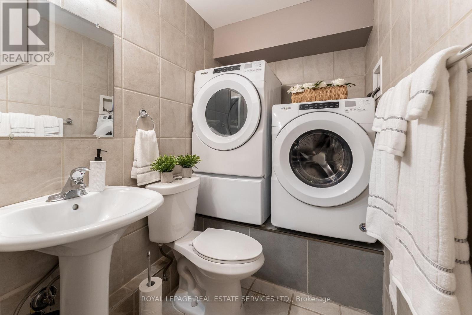 












150 STANLEY AVENUE

,
Toronto,




Ontario
M8V1N9

